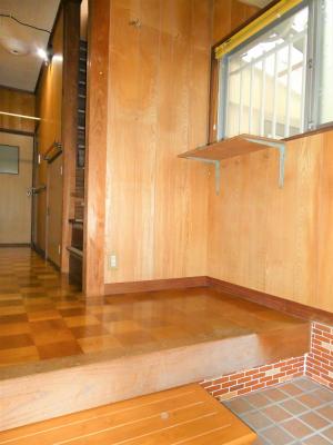 1970s wood house, 17-min walk to station, Shimane