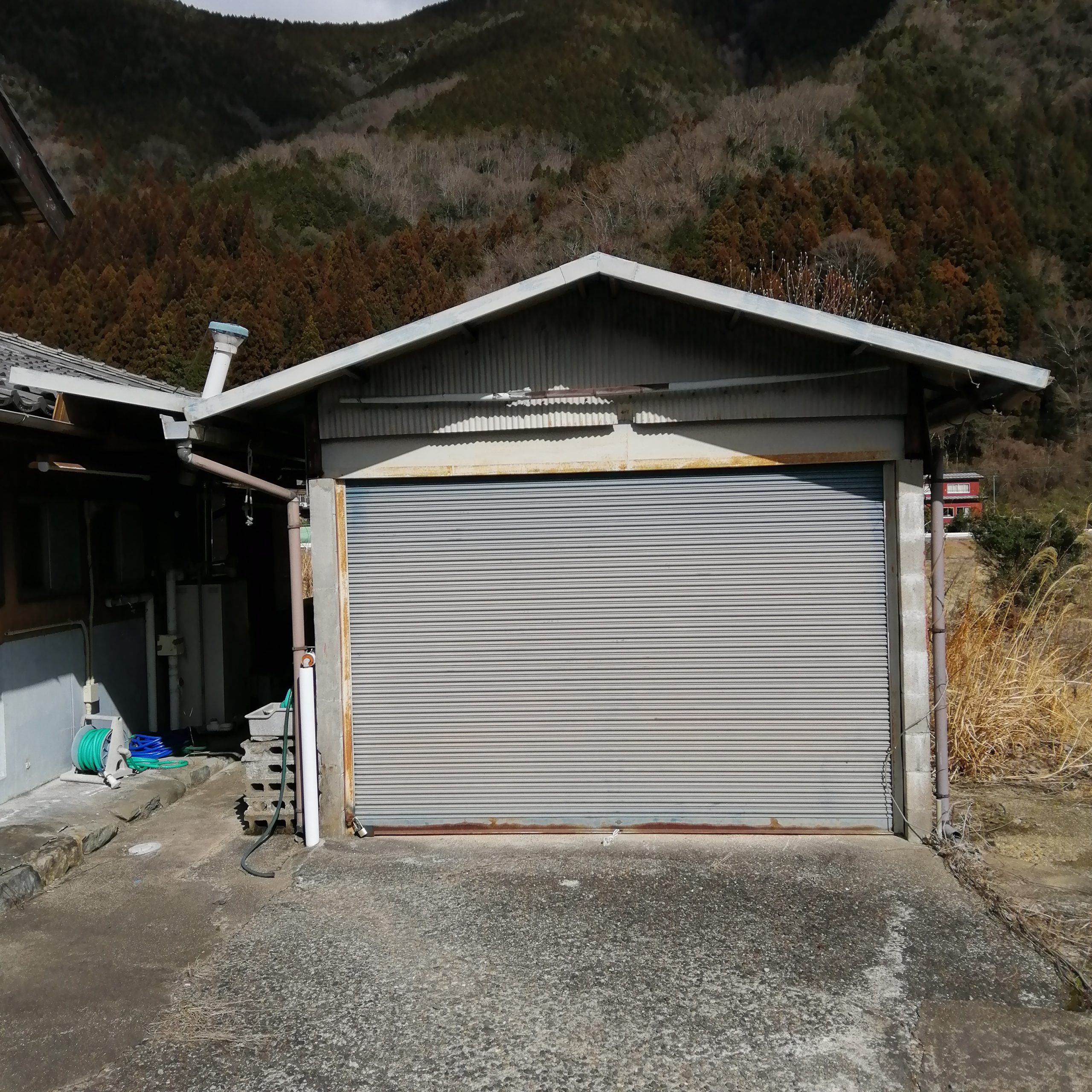 1920s wood house on a large plot in Gifu