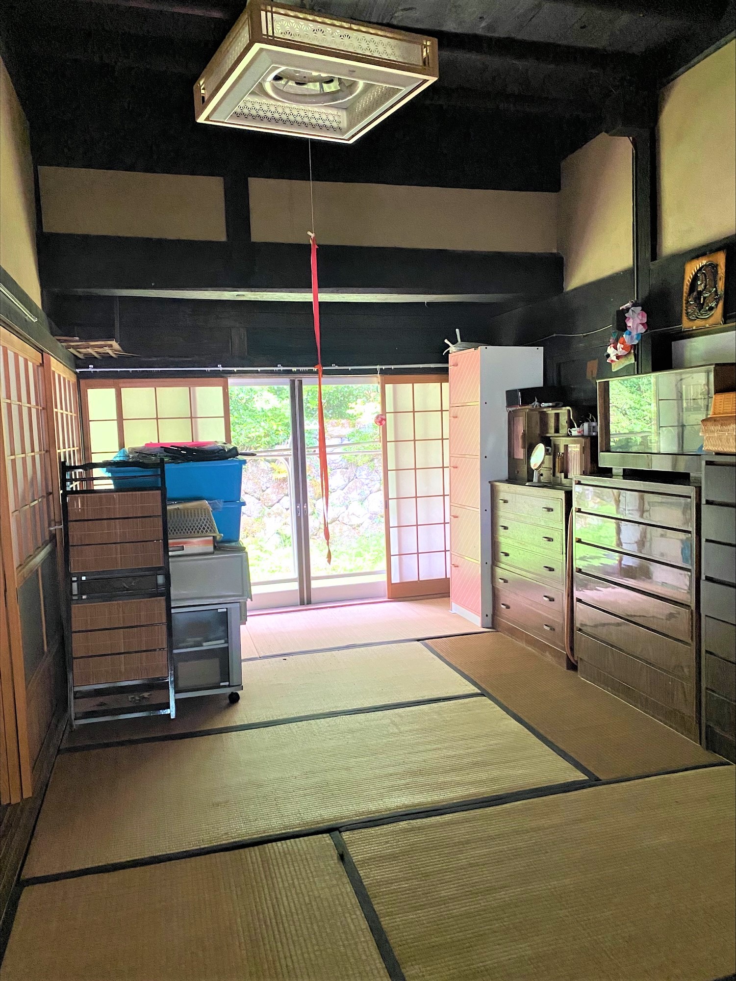 No. 26 - Wooden Single-Story 7-Room House