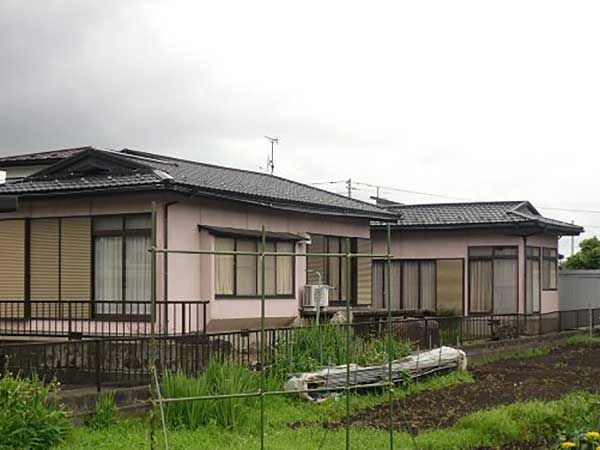1980s wood house on a large plot in Iwate