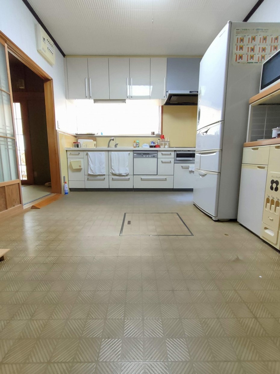 [Price Reduction] Ainan Town Nakanoura, House for Sale, 5DK, 4.8M yen, Spacious, well-maintained Japanese house with multiple rooms 6+ tatami; IH system kitchen; registered in municipal Akiya Bank
