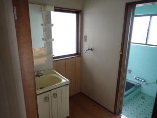 1980s wood house in Oita