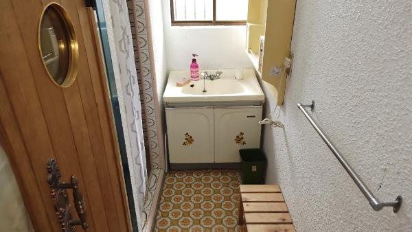 1970s wood house on a large plot in Hyogo