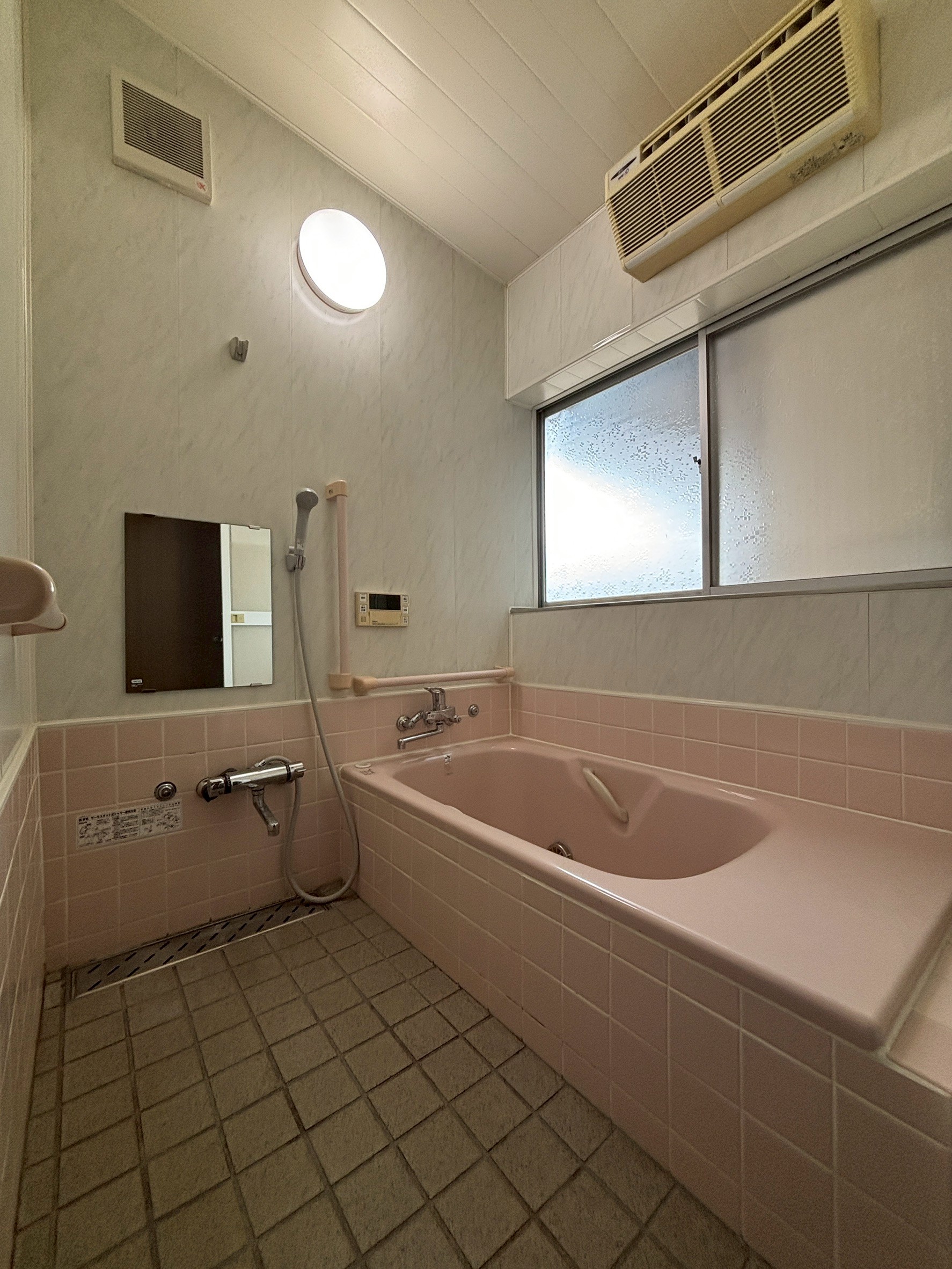1970s wood house, 11-min walk to station, Fukui