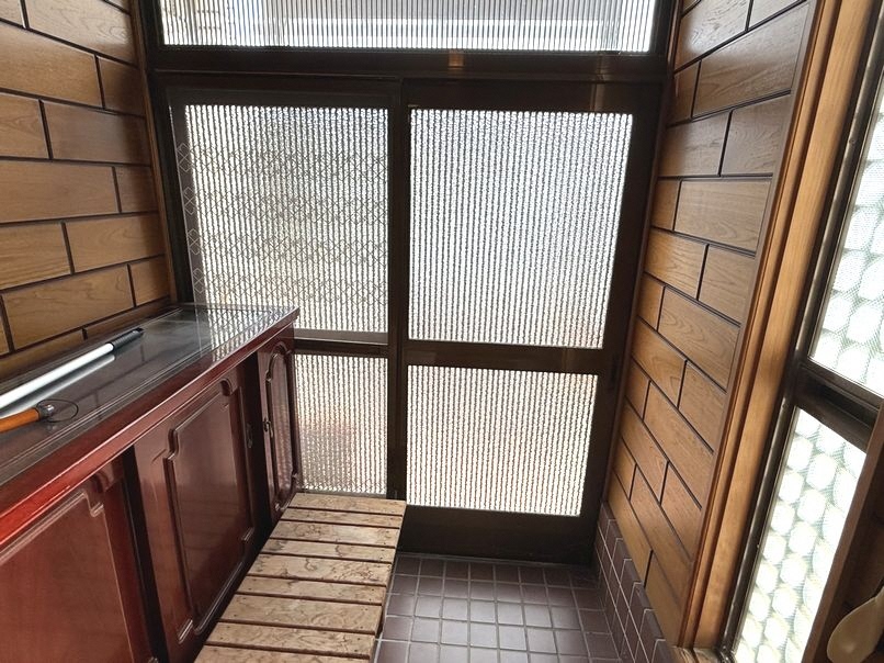 1970s wood house, 4-min walk to station, Aomori