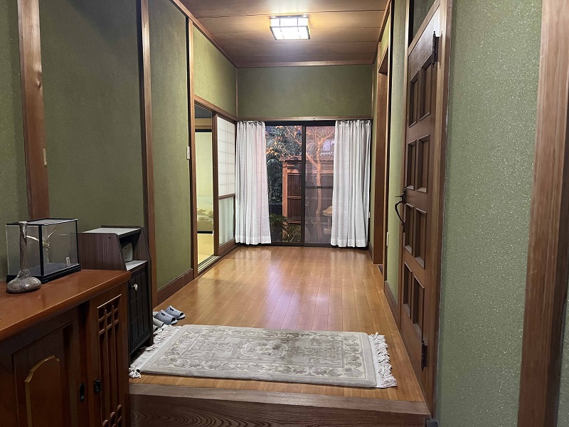 1990s wood house, 9-min walk to station, Tottori