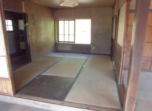 1970s wood house in Kamiokawachi, Izumi
