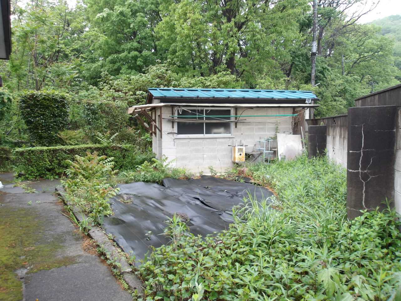 Japanese-style 2-story residence with zoned garden and vegetable garden