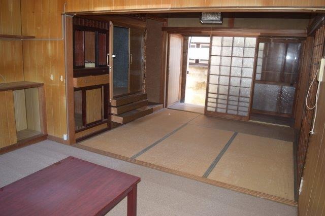 1960s wood house in Kochi