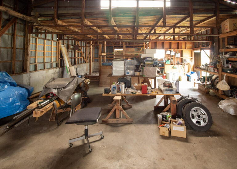 1970s wood house on a large plot in Matsusaka Kahada