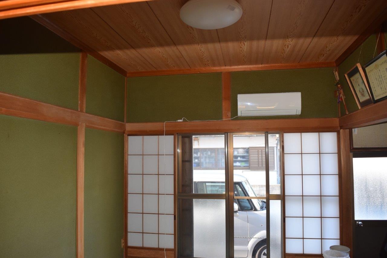 1980s wood house in Kochi