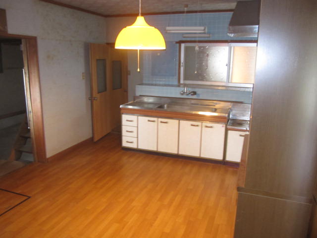 1970s wood house, 1-min walk to station, Gifu