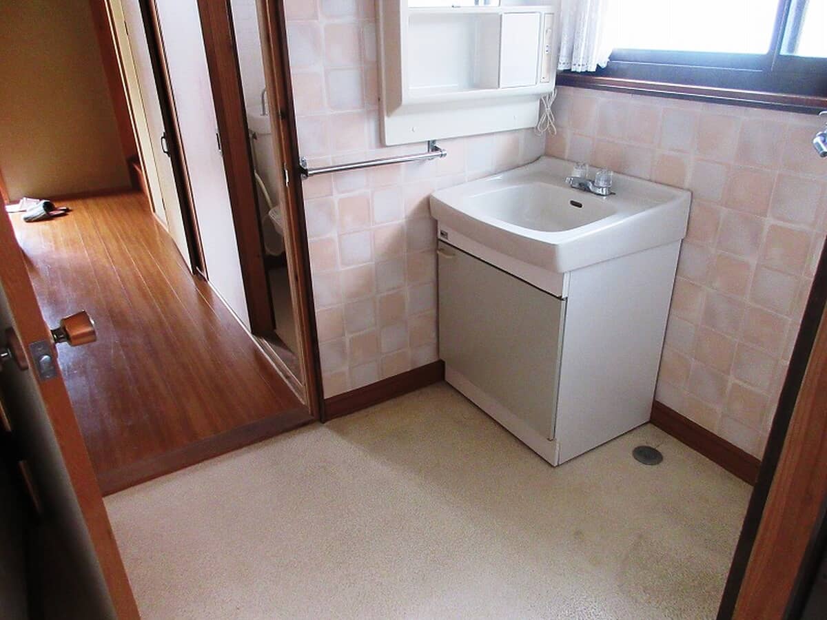 1980s wood house, 9-min walk to station, Hiroshima