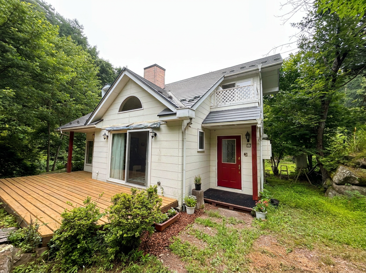 2000s wood house on a large plot in Nagano