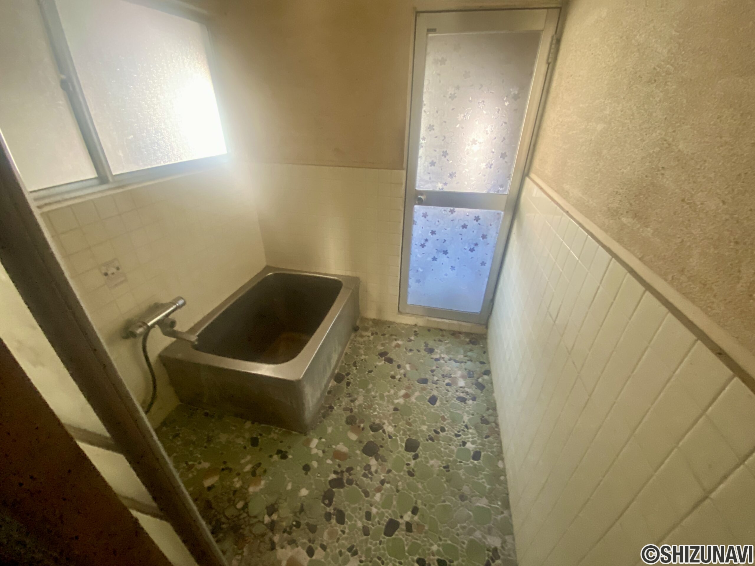 1970s wood house, 8-min walk to station, Shizuoka