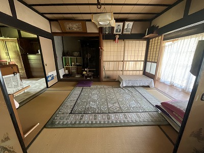 1950s wood house with storehouses in Kitahiroshima