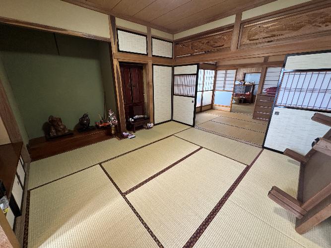 1970s wood house, 11-min walk to station, Tokamachi, Niigata