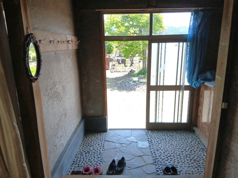 1980s wood house on a large plot in Iwate