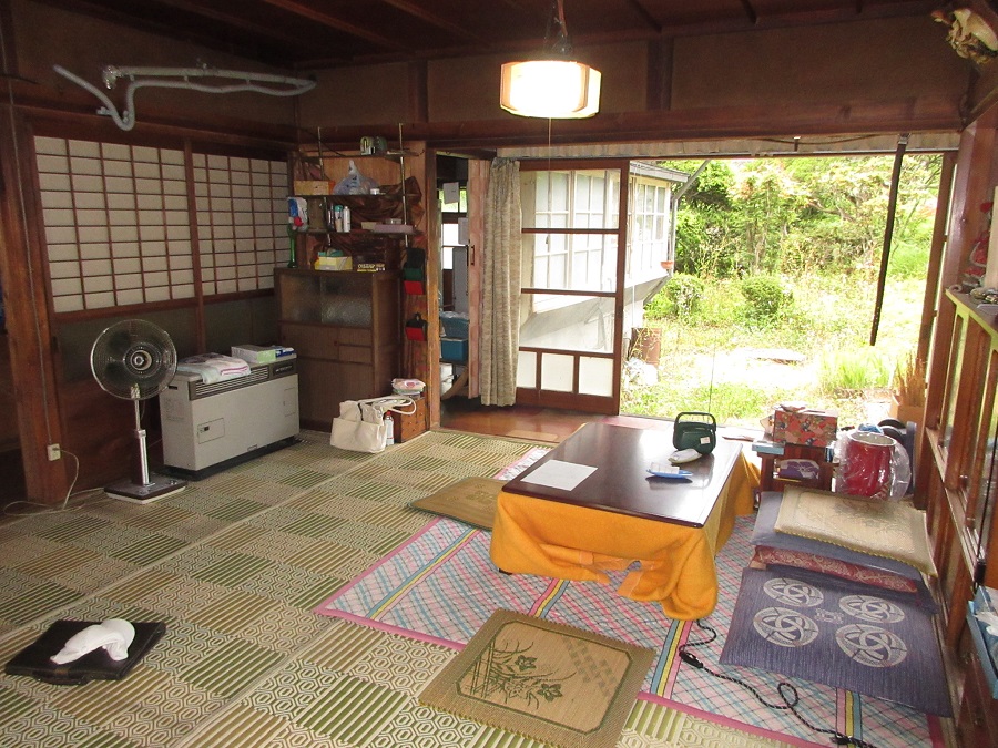 1960s wood house, 12-min walk to station, Iwate
