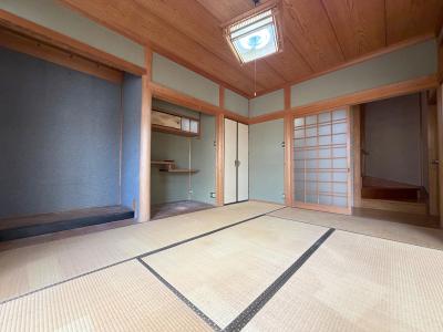 1960s wood house, 14-min walk to station, Hyogo