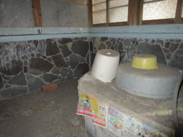 Wood house with outbuildings in Oita