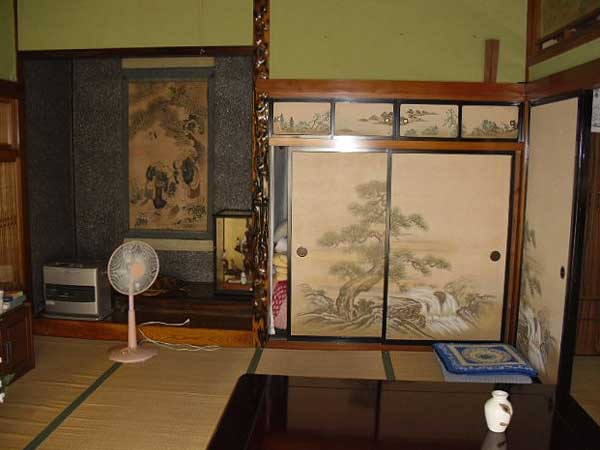 1970s wood house, 9-min walk to station, Iwate