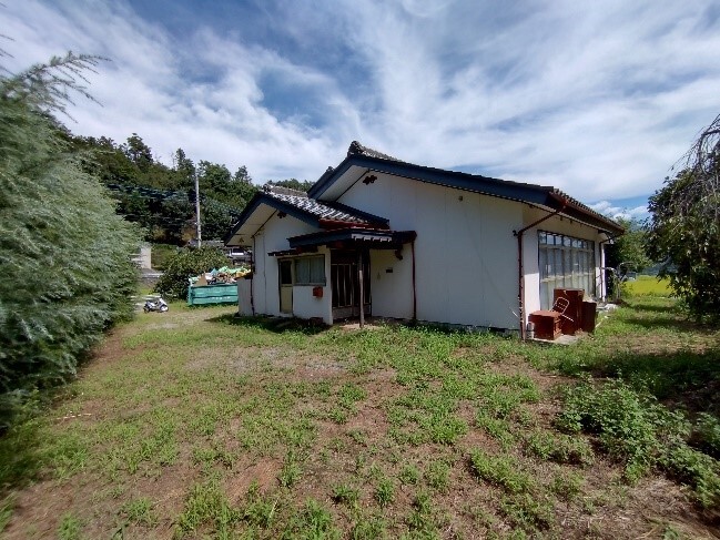 1970s house on a large plot in Yamanashi