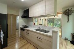 Bright quiet corner property with two-sided wide wood terrace and hot spring water inlet possibility, meticulously built new single-story house
