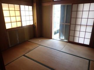 1970s concrete house, 1-min walk to station, Oita