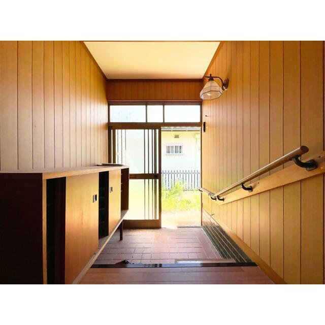 1970s wood house, 16-min walk to station, Mie
