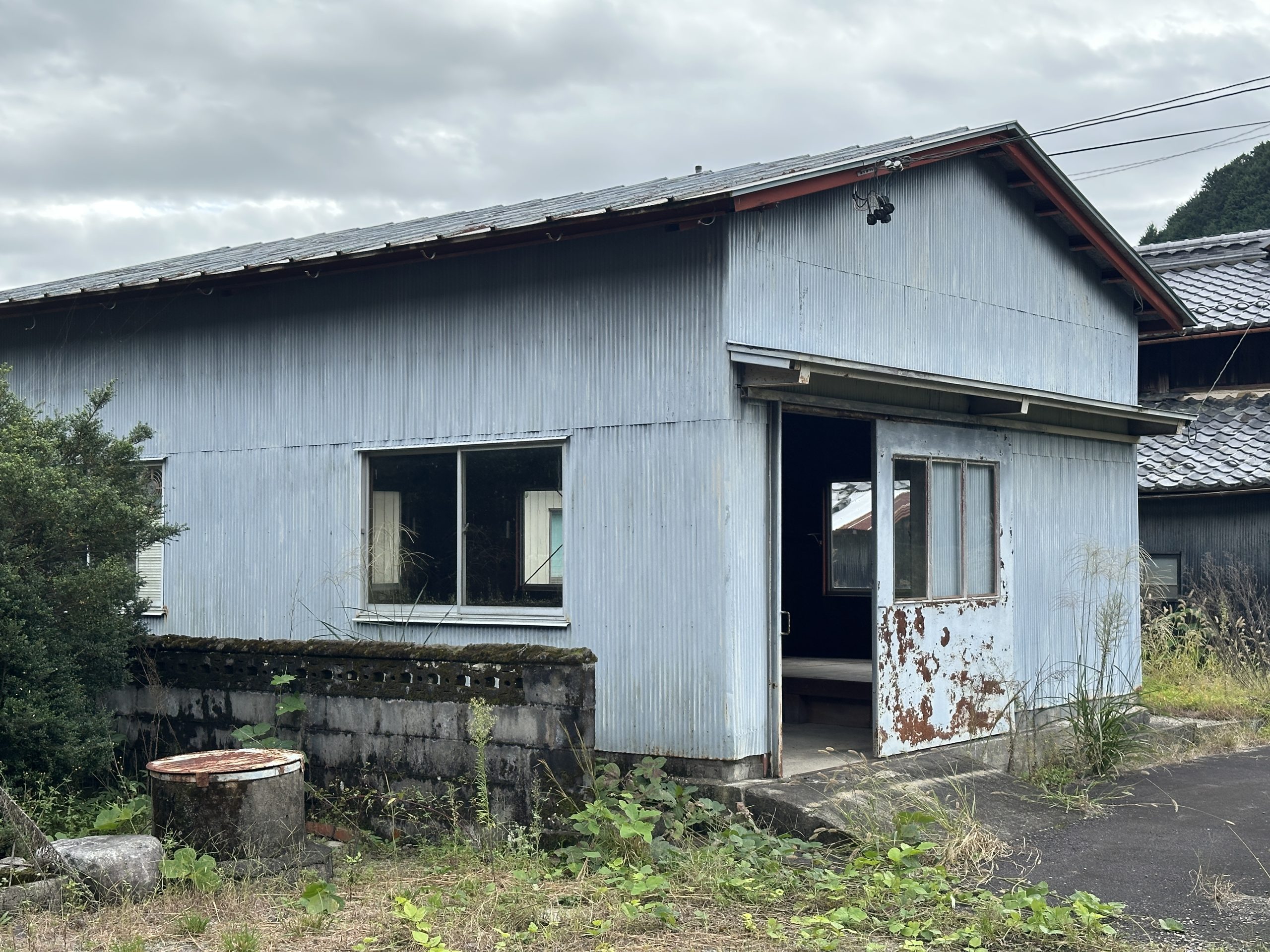 1920s wood house on a large plot in Gifu