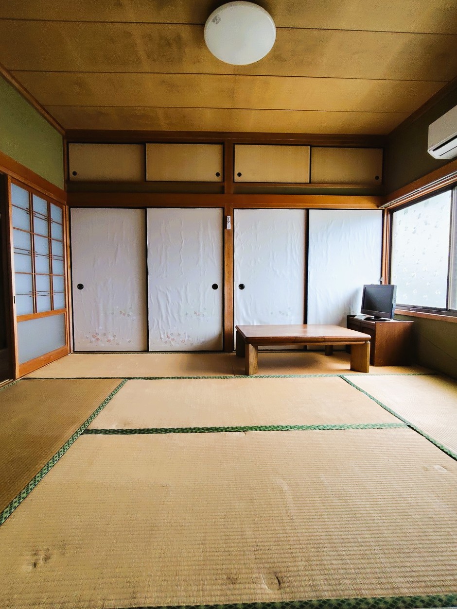 1990s wood house in Ehime