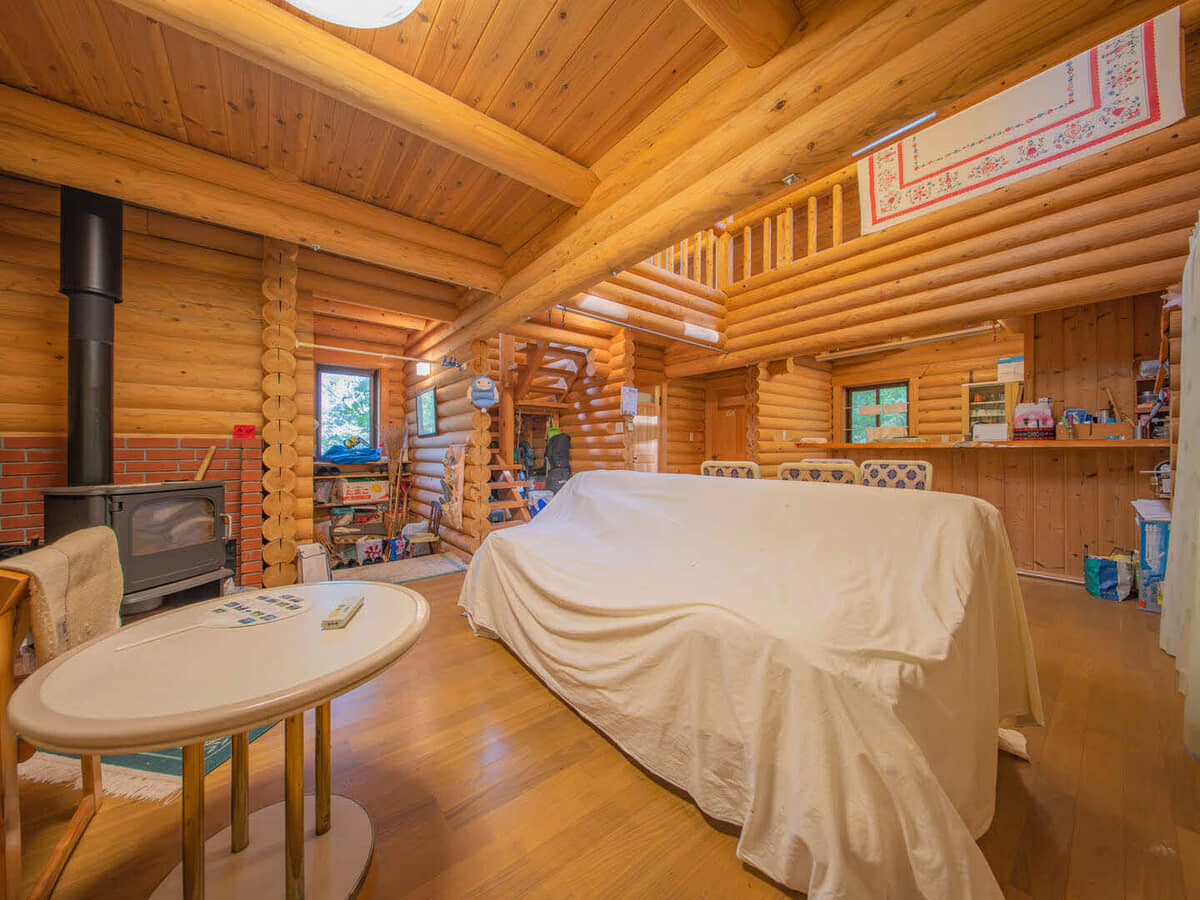 2000s wood house on a large plot in Hiroshima
