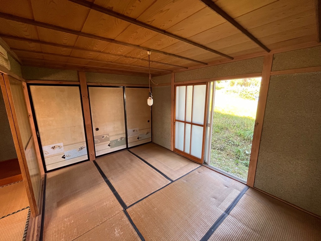 1950s wood house on a large plot in Nagano
