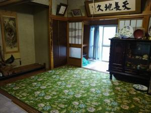1950s wood house with storehouses in Niigata