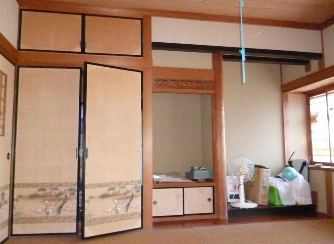 1980s wood house, 10-min walk to station, Yafusa, Ichikikushikino