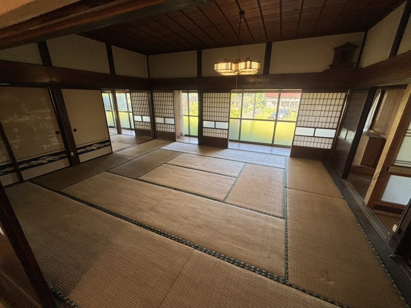 1920s wood house on a large plot in Iwate