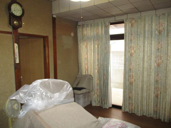 1950s wood house, 17-min walk to station, Okayama