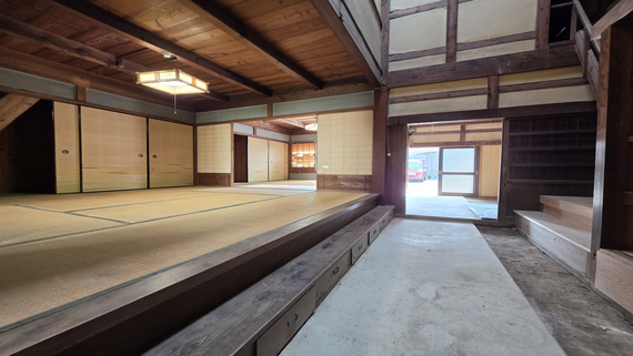 Wood house, 8-min walk to station, Wakayama