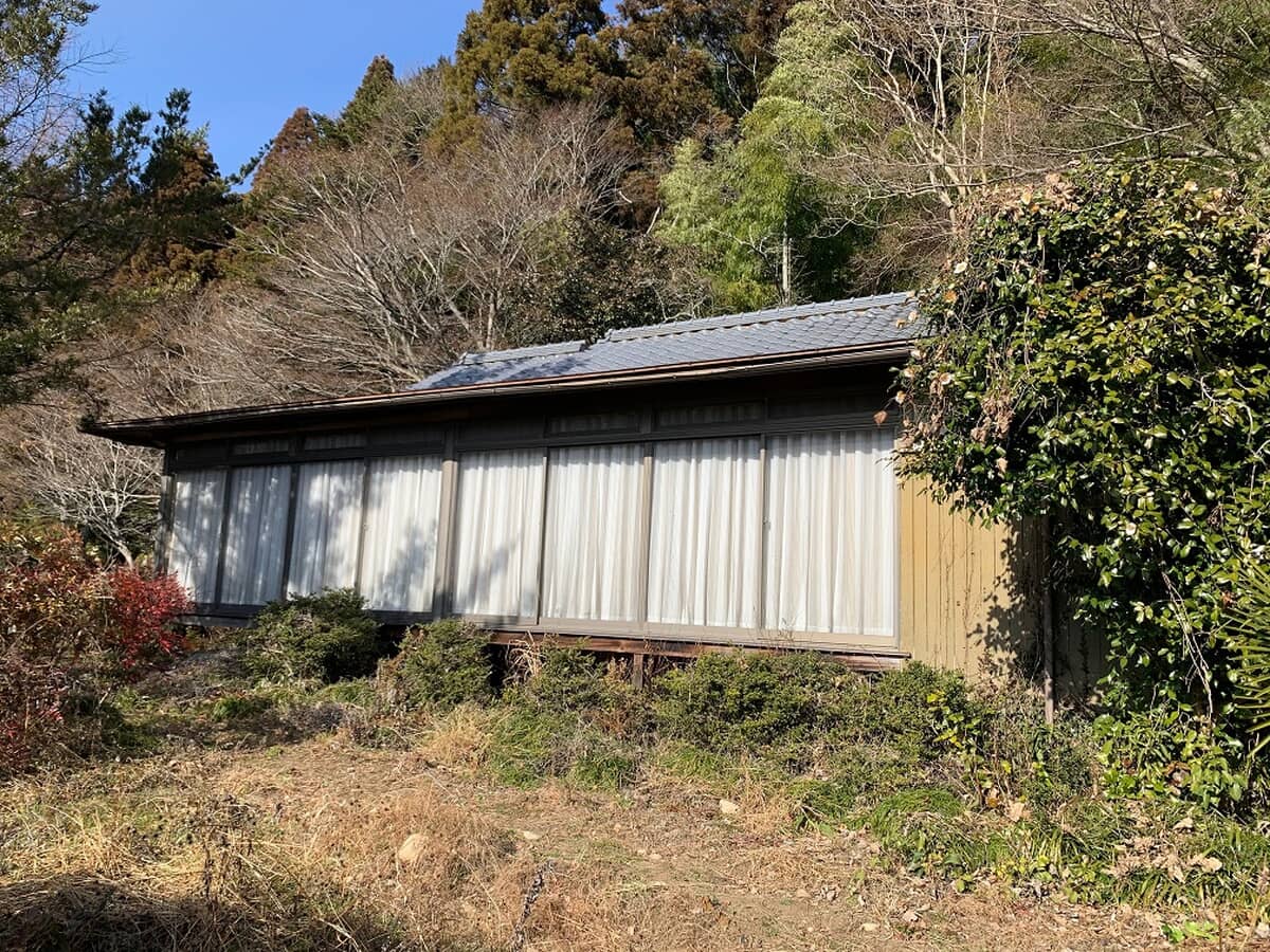 1950s wood house on a large plot in Hiroshima