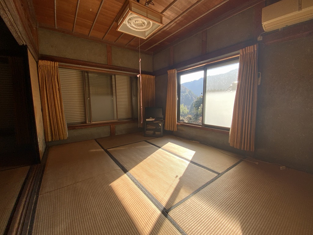 1950s wood house, 5-min walk to station, Yamaguchi