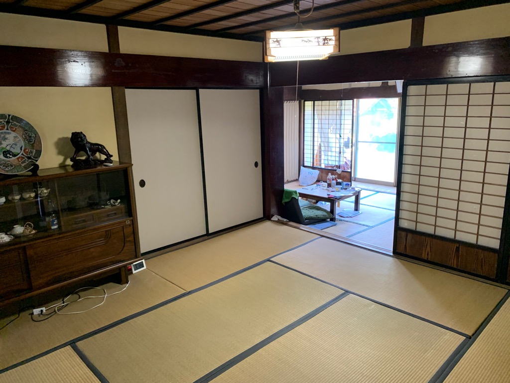 1960s wood house on a large plot in Tottori