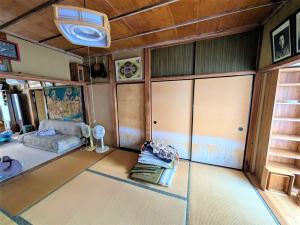 1960s wood house, 1-min walk to station, Shimane
