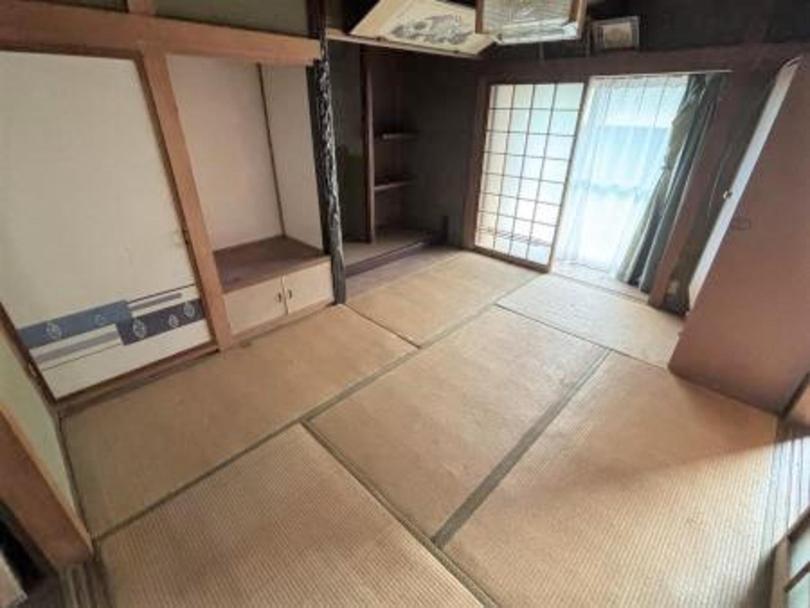 1960s wood house, 4-min walk to station, Hyogo