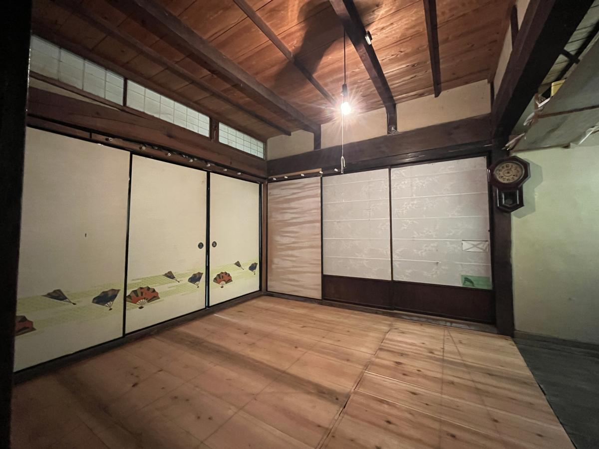 1950s wood house on a large plot in Miyazu, Kyoto