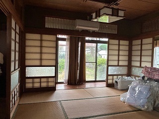 1980s house on a large plot in Sueyoshi, Soo