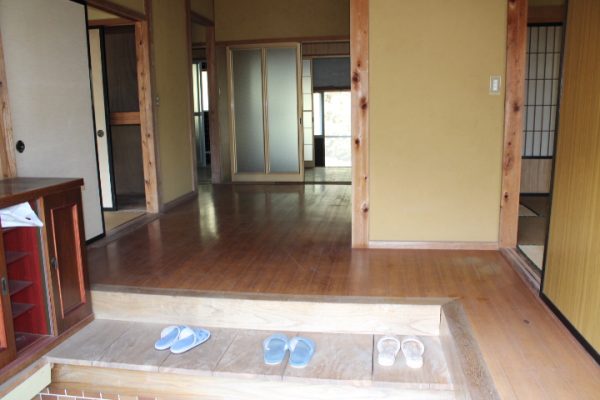 1980s house, 17-min walk to station, Shimane