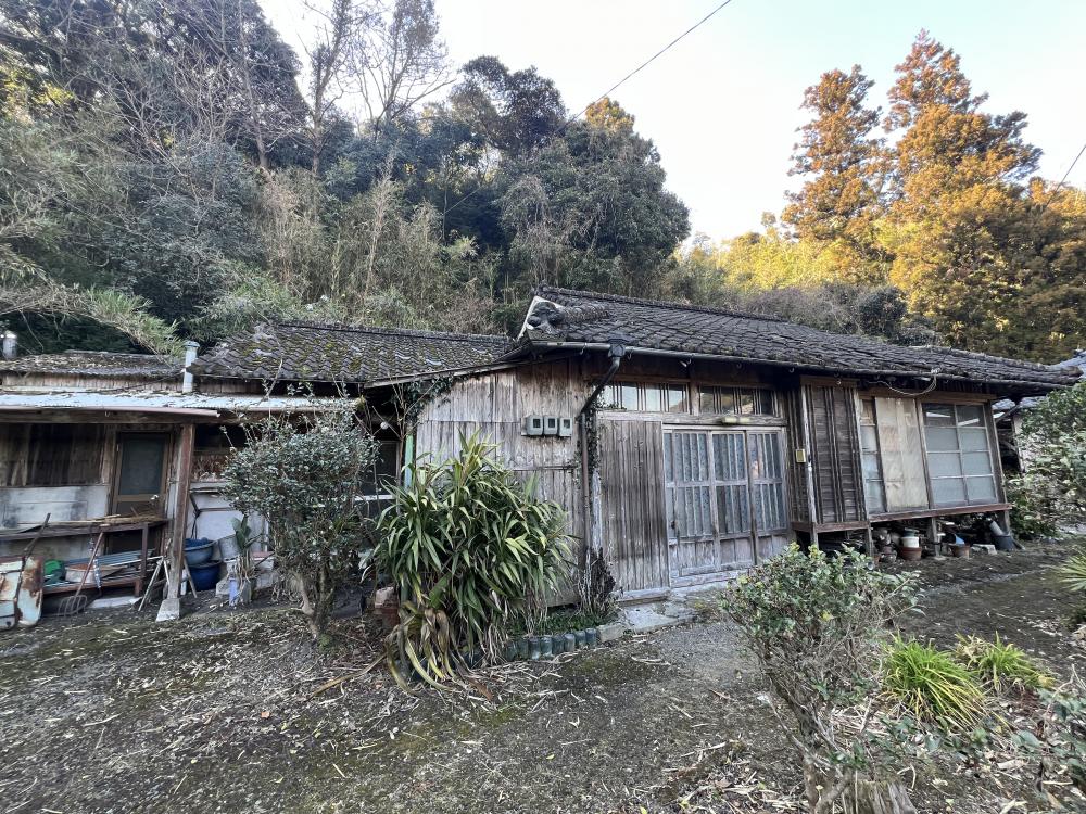 1980s wood house in Kushira, Kanoya, farmland, approval needed