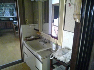 1960s wood house, 19-min walk to station, Ehime