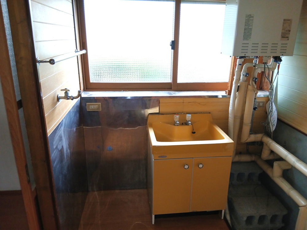 1980s wood house, 5-min walk to station, Iwate